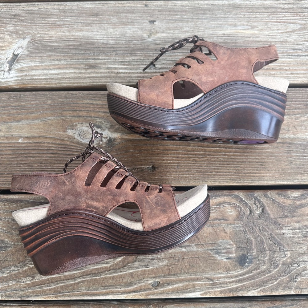Brown Suede Platform Sandals with Cutout Design size 6